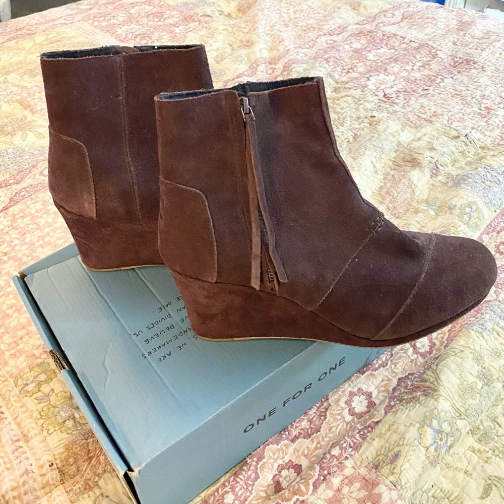 Toms Brown Suede Ankle Boots
